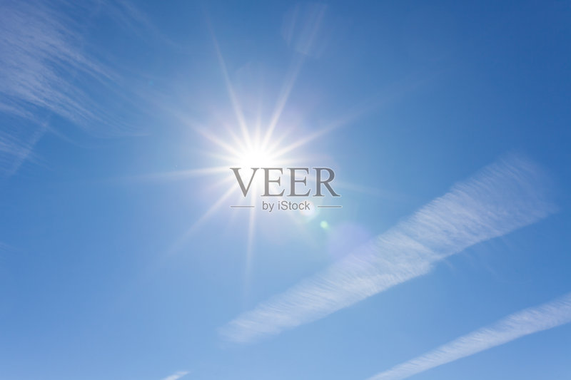 阳光照耀着蓝天正版图片素材