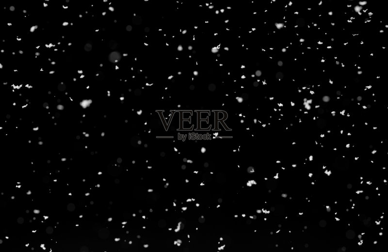 雪孤立在黑色背景上正版插画素材