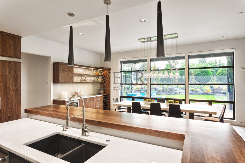 厨房室内在新豪华的家正版图片素材