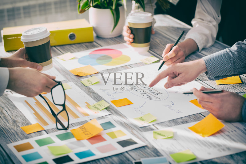 头脑风暴头脑风暴商业人士设计概念正版图片素材