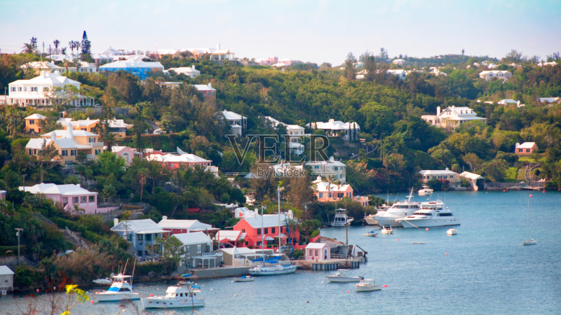 在百慕大汉密尔顿猪湾的家庭正版图片素材