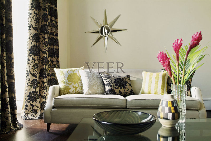 客厅内的三座位沙发正版插画素材