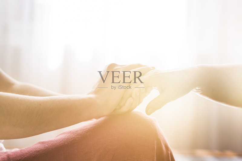 老的和年轻的正版图片素材