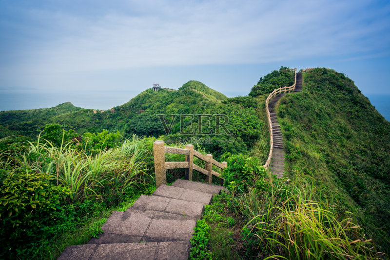 单路翻山越岭正版图片素材
