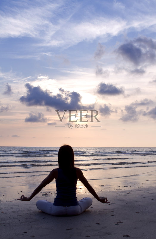 日落瑜伽正版图片素材