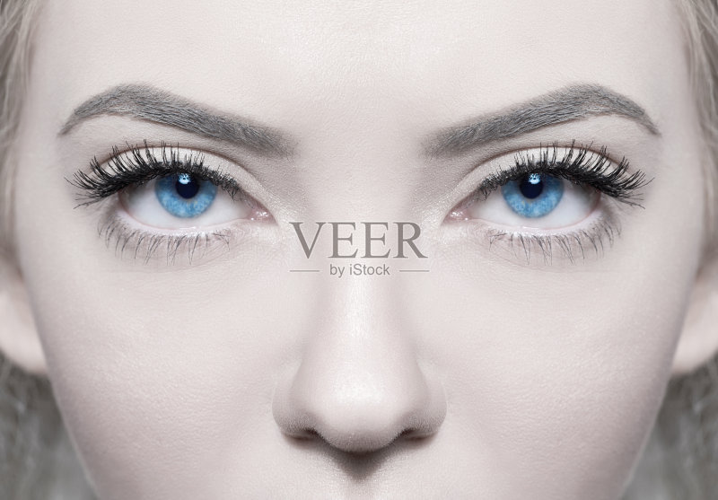 深邃的蓝眼睛正版图片素材