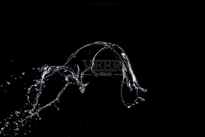水花孤立的黑色背景正版图片素材