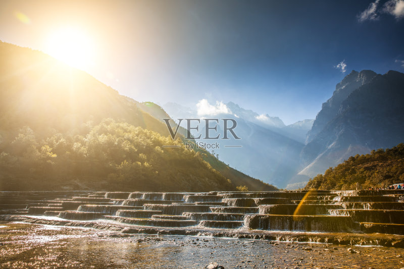 中国云南丽江，玉龙雪山，蓝月亮谷正版图片素材