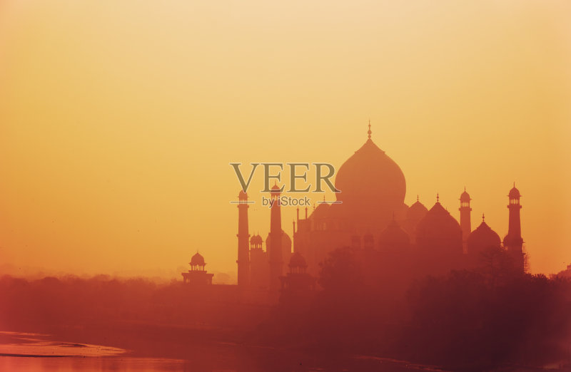 印度阿格拉的泰姬陵剪影正版图片素材