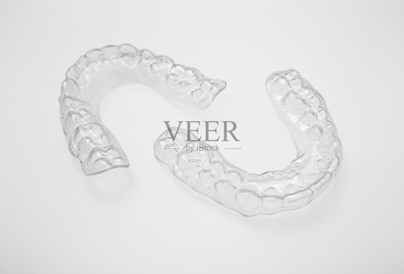 半透明的上和下essix固定器正版图片素材