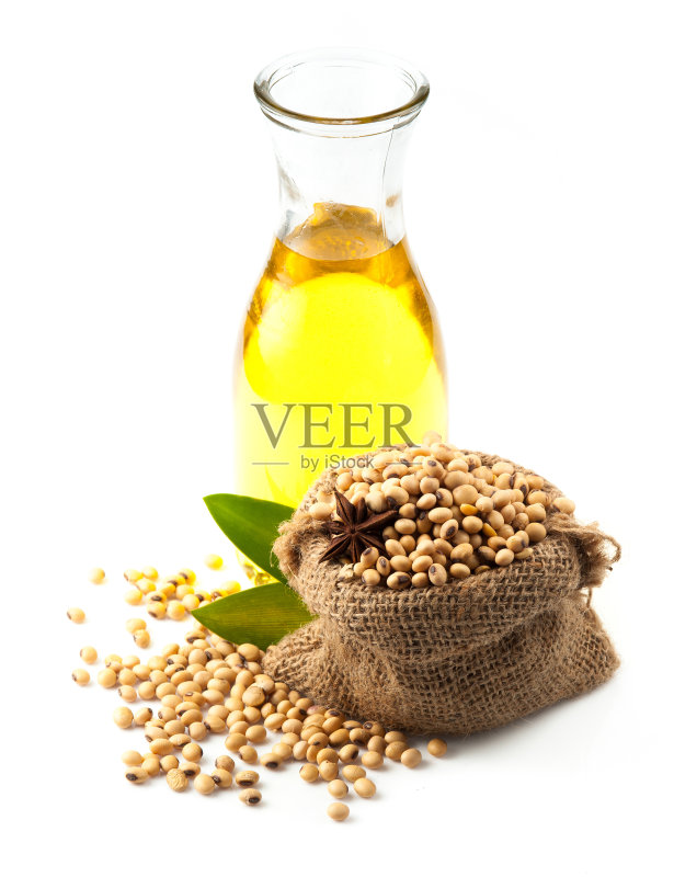 白色背景上的大豆和油正版图片素材