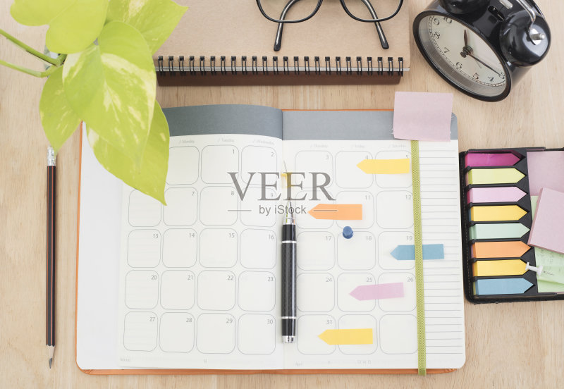 商务日历计划会议2017桌上办公室。组织管理提醒理念。正版图片素材