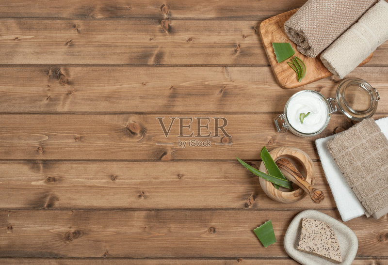 身体保健设备。乳霜，洗漱用品，肥皂，洗发水，毛巾。顶级竞争正版图片素材