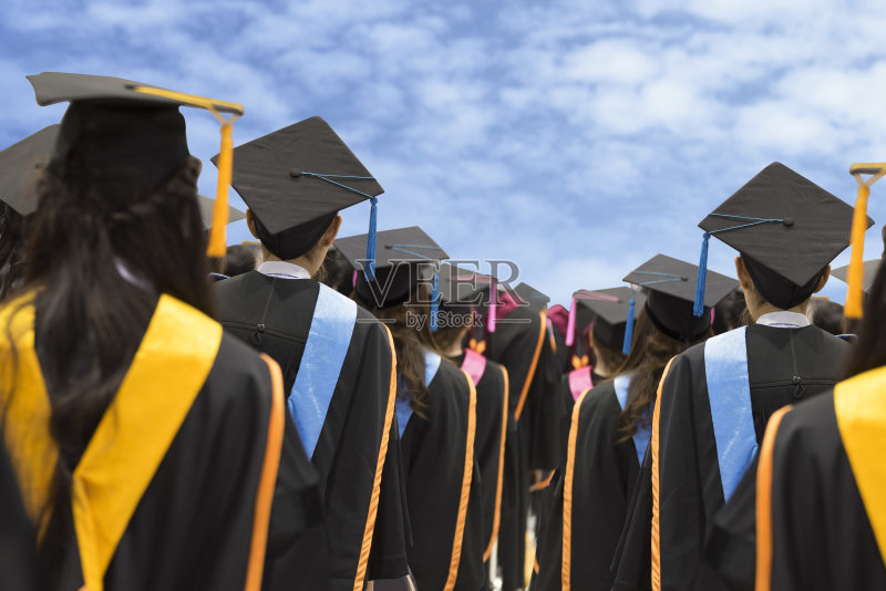 在大学毕业生正版图片素材