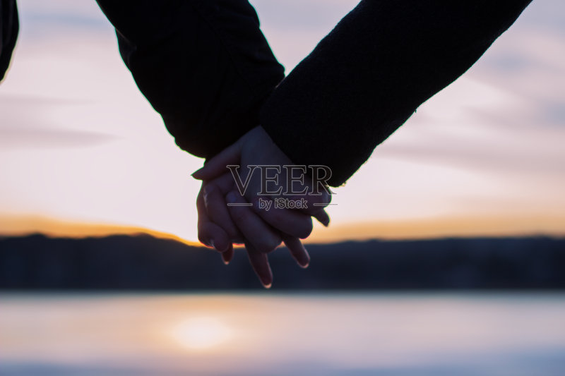 冰湖上的浪漫正版图片素材