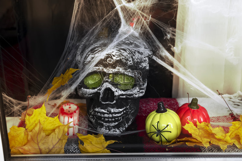 带有万圣节属性的骷髅正版图片素材