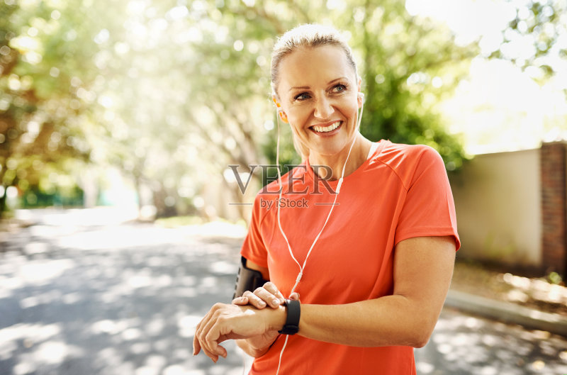 我的步子还挺轻快的正版图片素材