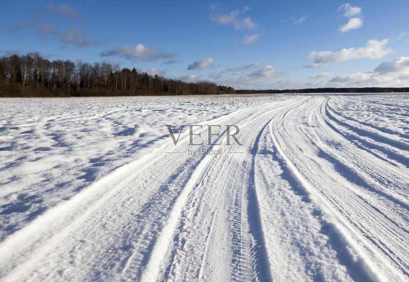 路上的雪正版图片素材