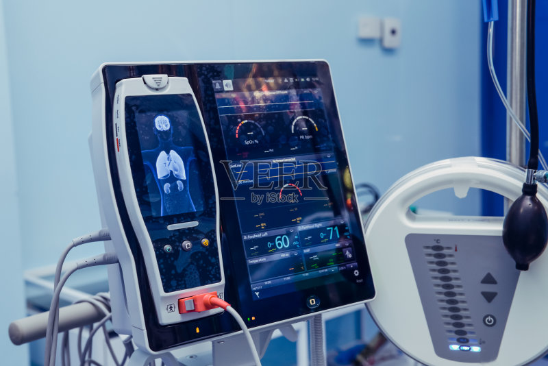 医学、保健、急救和医疗设备概念-手术室的体外生命支持机。现代心、脑、肾筛查检查。有选择性的重点正版图片素材