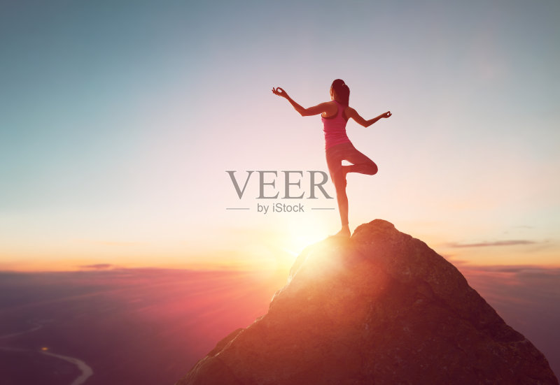 女人练习瑜伽正版图片素材