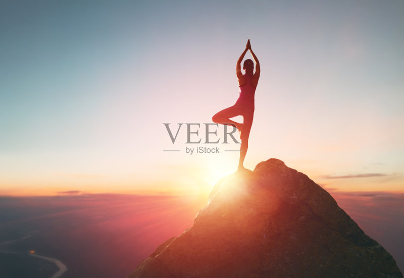 女人练习瑜伽正版图片素材