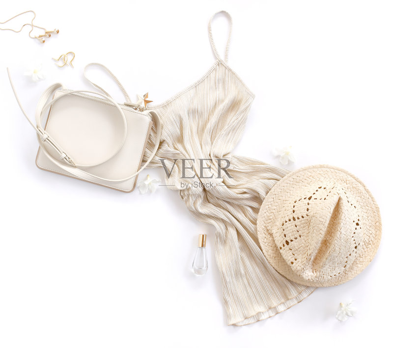 创意女性背景-衣服和配件拼贴在白色的背景。平躺，俯视图正版图片素材