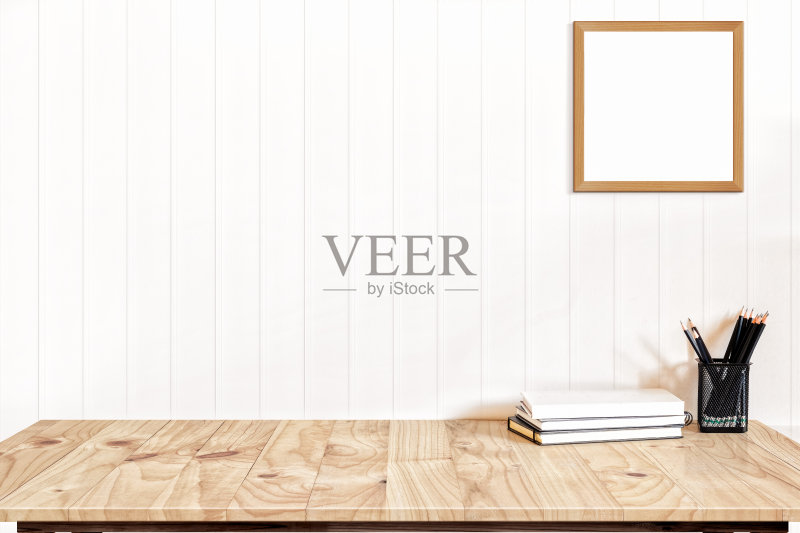 时尚的办公空间。桌子的空间概念。正版图片素材