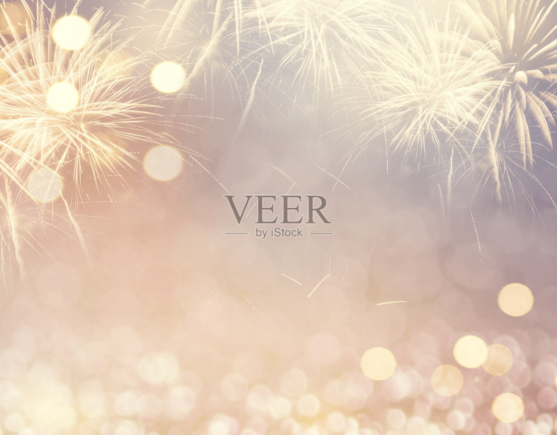 烟花和散景在除夕和文字空间。抽象背景的假期。正版图片素材