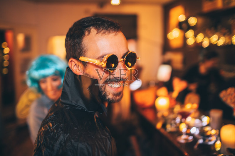 万圣节派对上玩得很开心正版图片素材