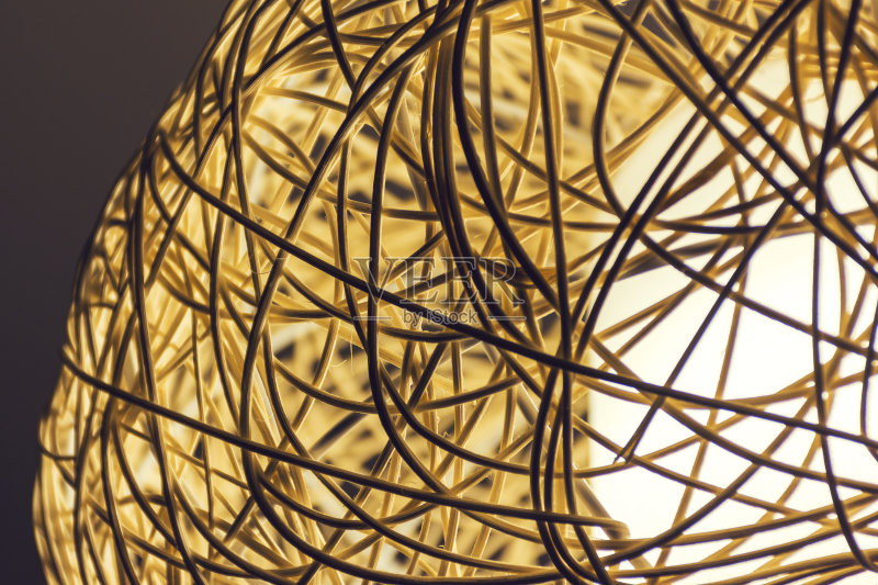 观察由rotan制成的圆形灯正版图片素材