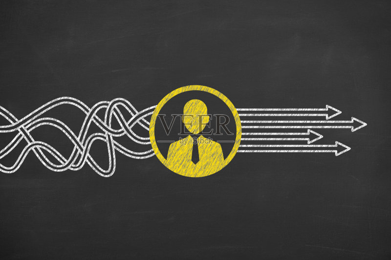 在黑板背景上的商人解决方案概念正版图片素材