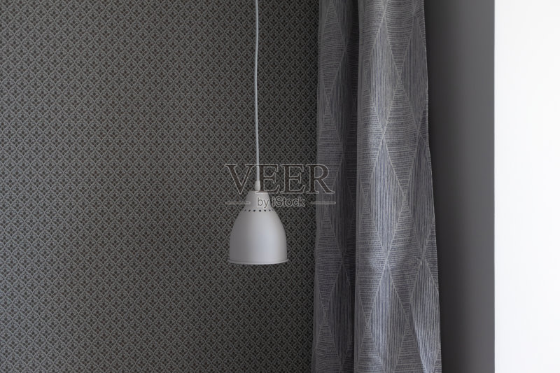 Сeiling家用室内电缆上的白色灯正版图片素材