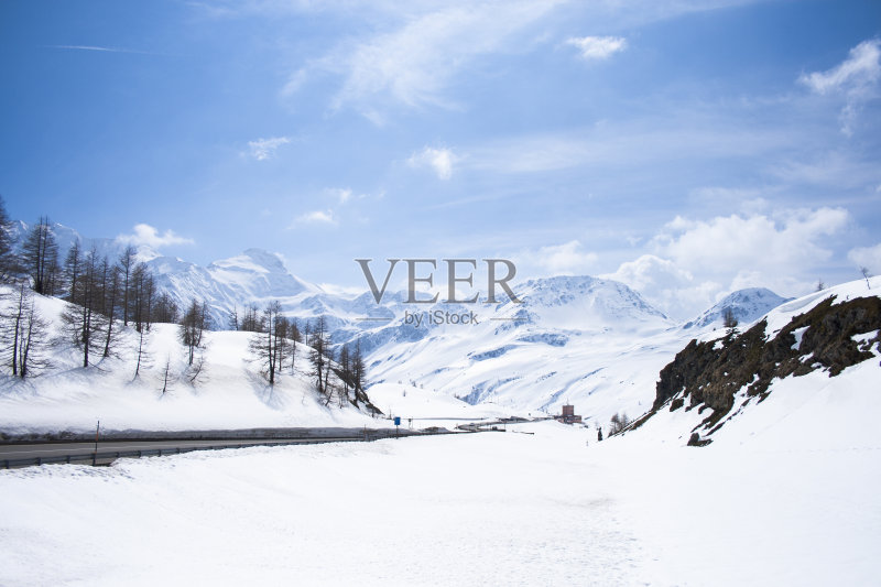 雪路正版图片素材