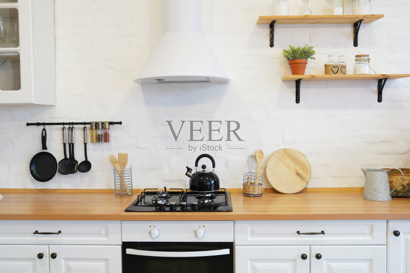 白色和木制的现代厨房的室内设计正版图片素材