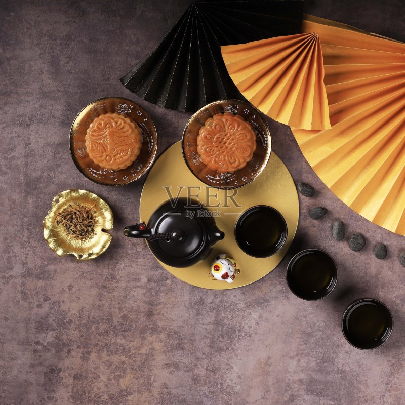 月饼/月饼是中国农历中秋节期间的点心正版图片素材